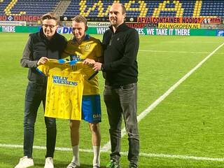 RKC Waalwijk gesigneerd voetbalshirt Eredivisie 2024 met sjaal
